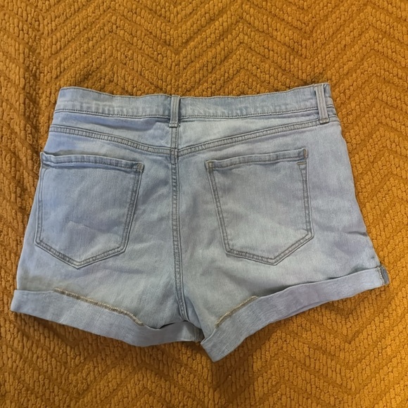 Women’s Boyfriend Shorts - Picture 2 of 2